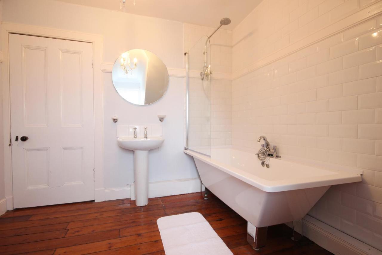 Braemount House Apartment Barrhead Bagian luar foto